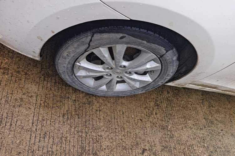 Used CHANGAN Eado 2014 1.6L Manual Luxury Model Left Front Wheel Hub