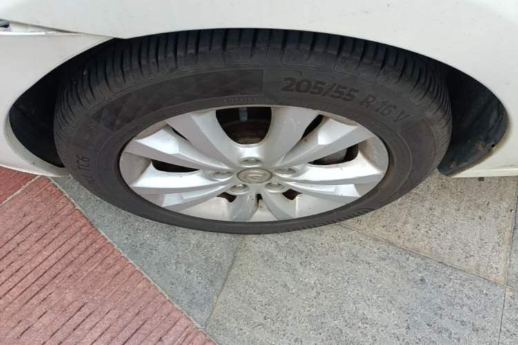 Used CHANGAN Eado 2014 1.6L Manual Luxury Model Left Front Wheel Hub