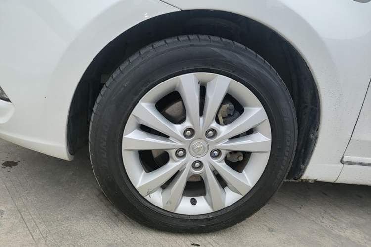 Used CHANGAN Eado 2014 1.6L Automatic Prestige Model Left Front Wheel Hub