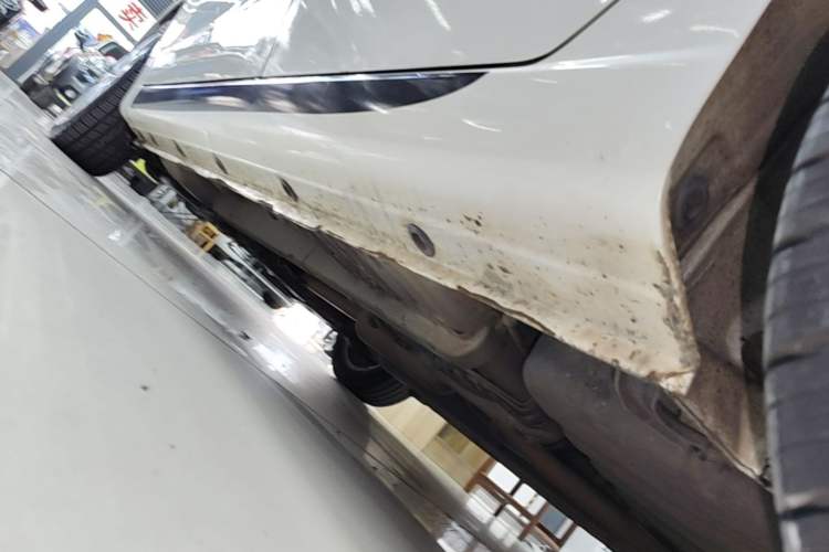 Used CHANGAN Eado 2014 1.6L Manual Luxury Model Left Side Sill