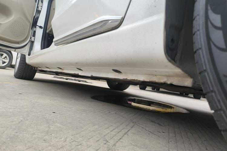 Used CHANGAN Eado 2014 1.6L Automatic Prestige Model Left Side Sill