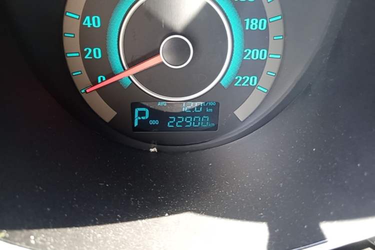 Used CHANGAN Eado 2014 1.6L Automatic Luxury Model Odometer Close Up