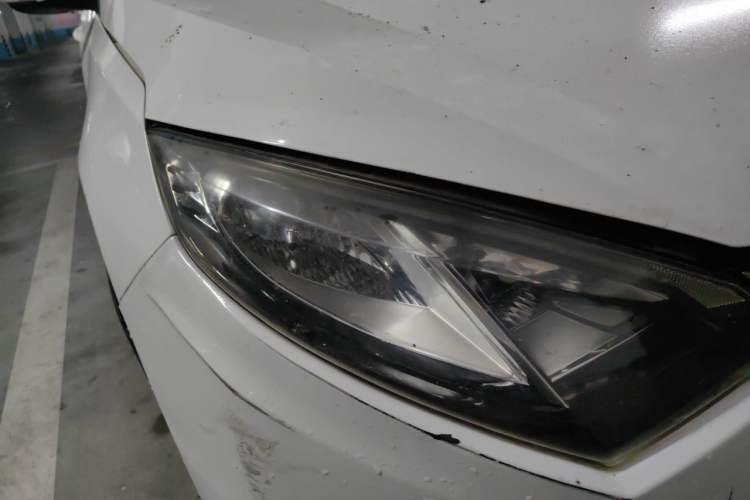 Used CHANGAN Eado 2014 1.6L Manual Luxury Model Right Front Headlight