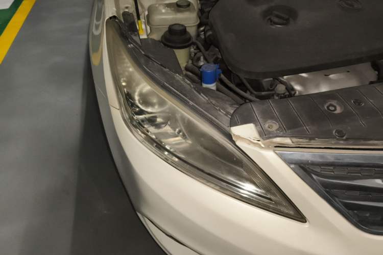 Used CHANGAN Eado 2014 1.6L Manual Luxury Model Right Front Headlight