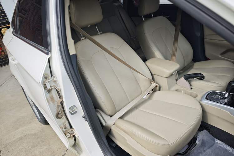 Used CHANGAN Eado 2014 1.6L Automatic Luxury Model Right Front Seat