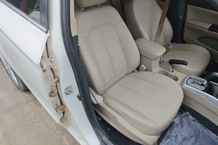 Used CHANGAN Eado 2014 1.6L Automatic Luxury Model Right Front Seat