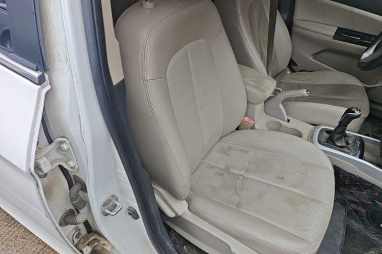 Used CHANGAN Eado 2014 1.6L Manual Luxury Model Right Front Seat