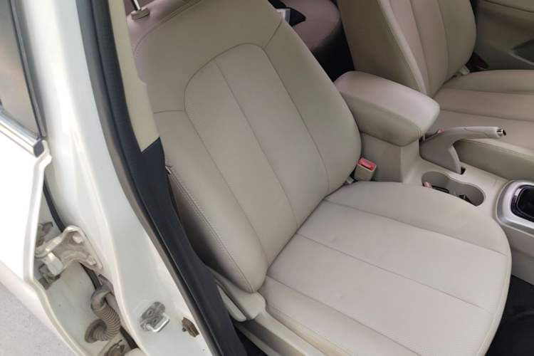 Used CHANGAN Eado 2014 1.6L Manual Luxury Model Right Front Seat