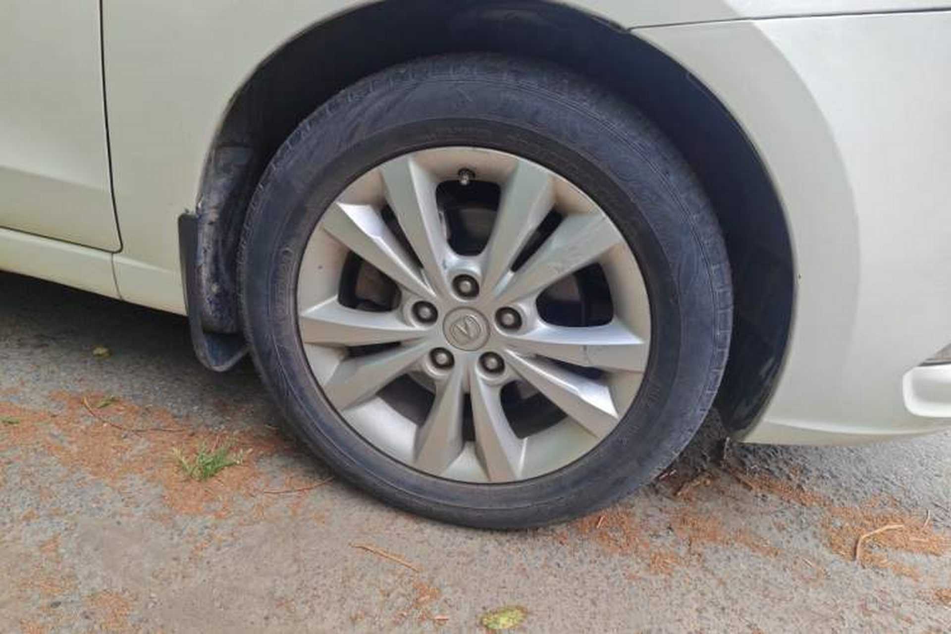 Used CHANGAN Eado 2014 1.6L Manual Luxury Model Right Front Wheel Hub