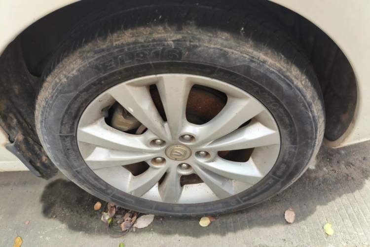 Used CHANGAN Eado 2014 1.6L Manual Luxury Model Right Front Wheel Hub