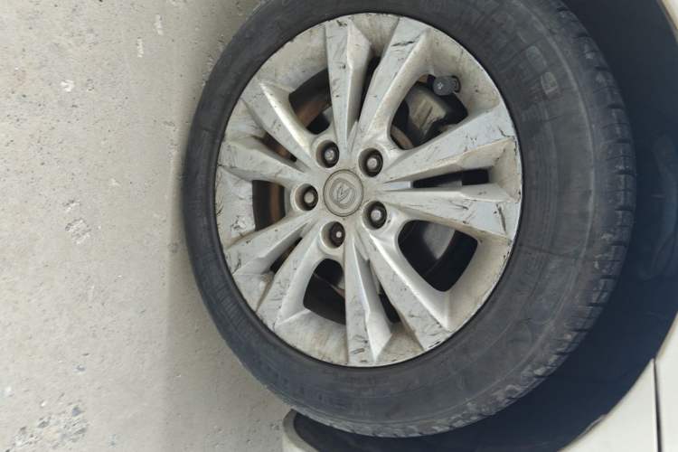 Used CHANGAN Eado 2014 1.6L Manual Luxury Model Right Front Wheel Hub