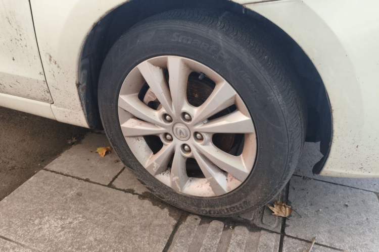 Used CHANGAN Eado 2014 1.6L Manual Luxury Model Right Front Wheel Hub