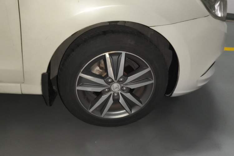 Used CHANGAN Eado 2014 1.6L Manual Luxury Model Right Front Wheel Hub
