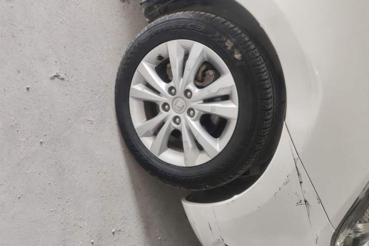 Used CHANGAN Eado 2014 1.6L Automatic Luxury Model Right Front Wheel Hub
