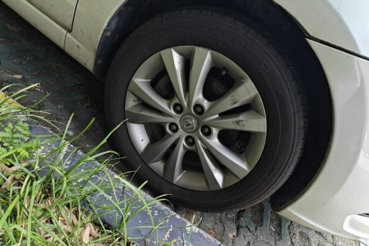 Used CHANGAN Eado 2014 1.6L Manual Luxury Model Right Front Wheel Hub