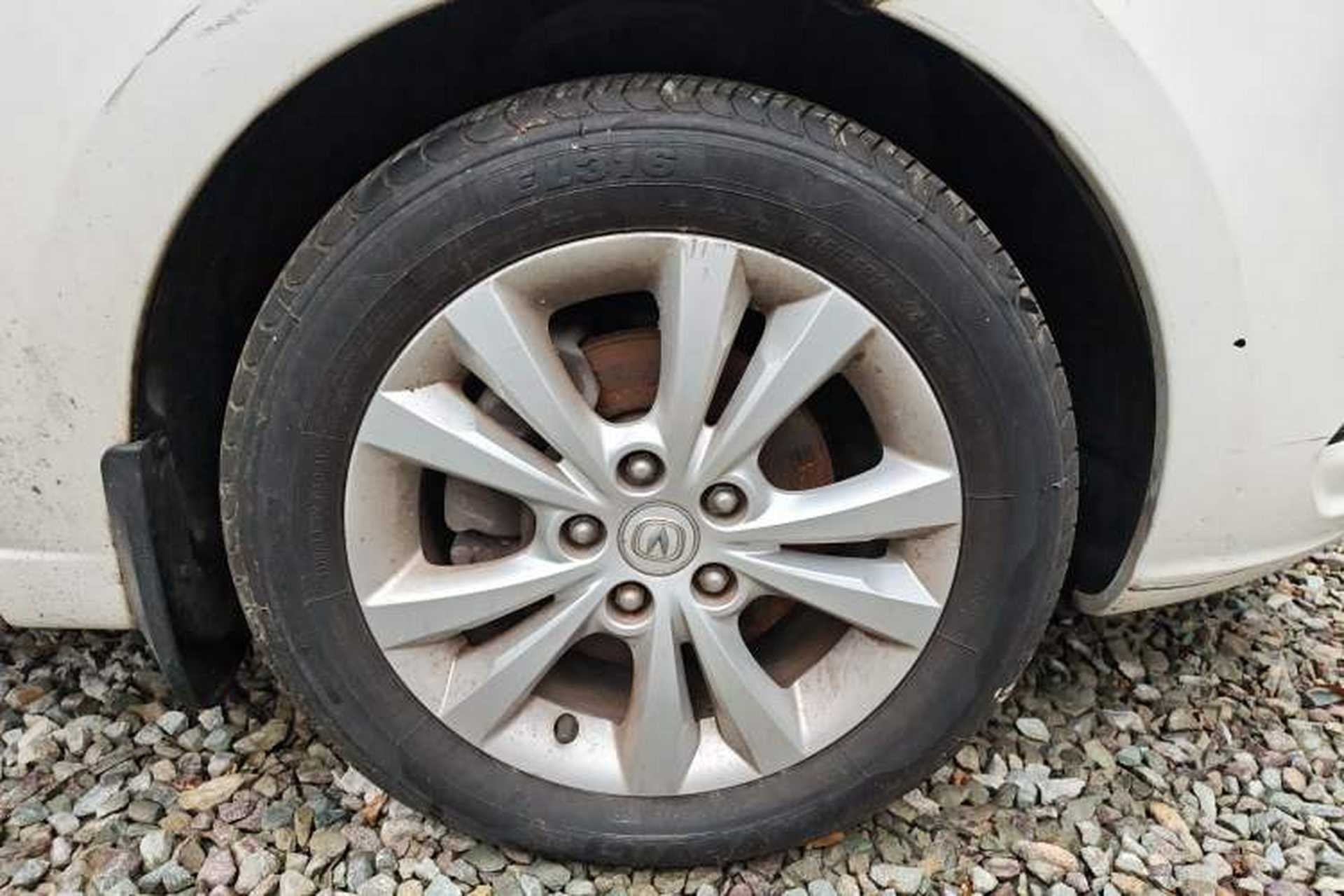 Used CHANGAN Eado 2014 1.6L Manual Luxury Model Right Front Wheel Hub