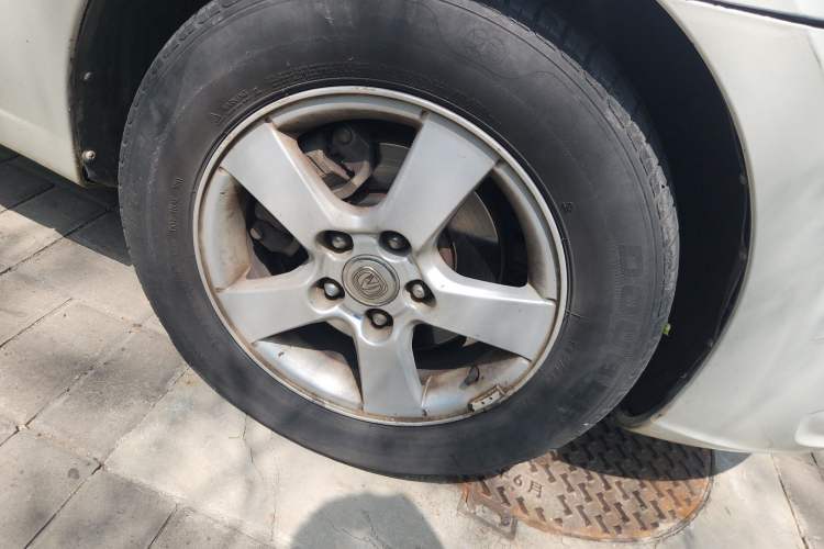 Used CHANGAN Eado 2014 1.6L Manual Luxury Model Right Front Wheel Hub