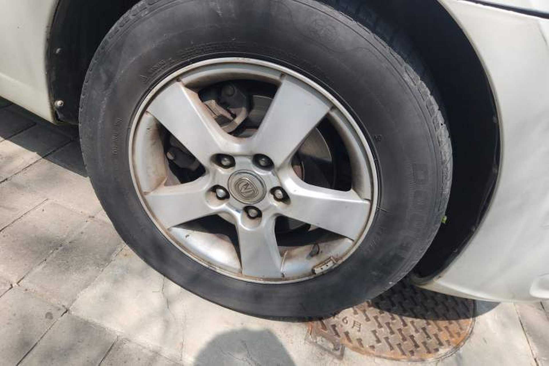 Used CHANGAN Eado 2014 1.6L Manual Luxury Model Right Front Wheel Hub