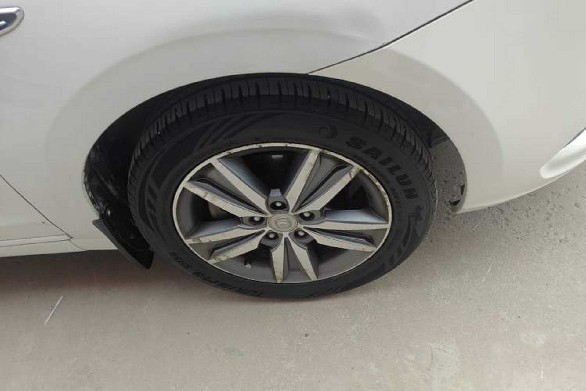 Used CHANGAN Eado 2014 1.6L Manual Luxury Model Right Front Wheel Hub