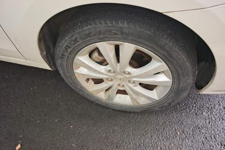 Used CHANGAN Eado 2014 1.6L Manual Luxury Model Right Front Wheel Hub