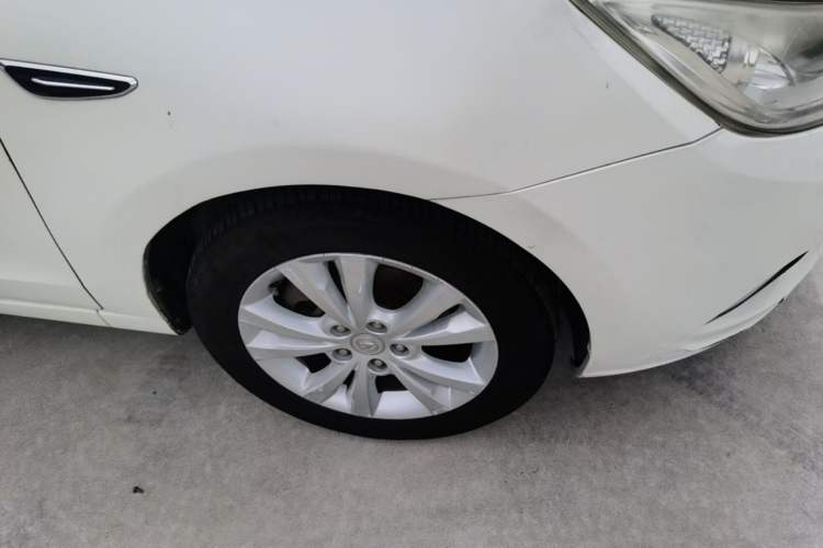 Used CHANGAN Eado 2014 1.6L Manual Luxury Model Right Front Wheel Hub