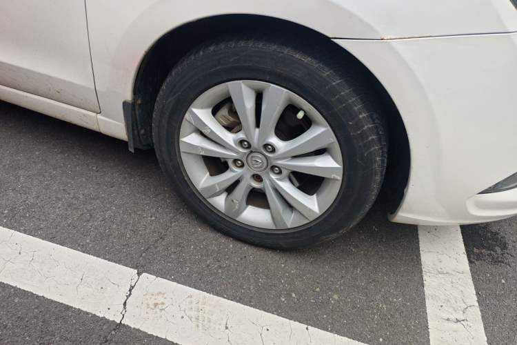 Used CHANGAN Eado 2014 1.6L Manual Luxury Model Right Front Wheel Hub