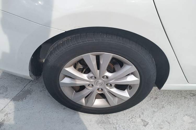 Used CHANGAN Eado 2014 1.6L Manual Luxury Model Right Rear Wheel Hub