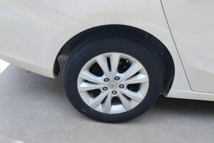 Used CHANGAN Eado 2014 1.6L Manual Luxury Model Right Rear Wheel Hub
