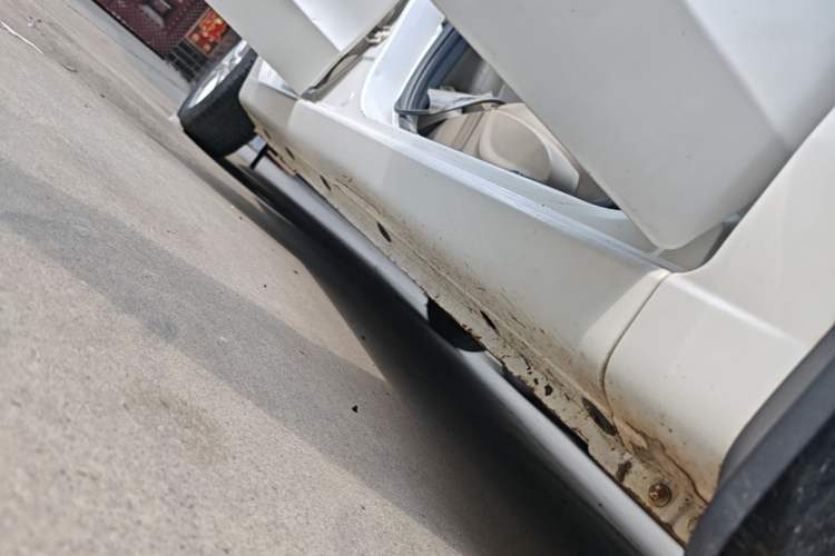 Used CHANGAN Eado 2014 1.6L Automatic Luxury Model Right Side Sill