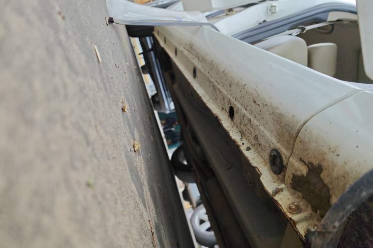 Used CHANGAN Eado 2014 1.6L Automatic Luxury Model Right Side Sill