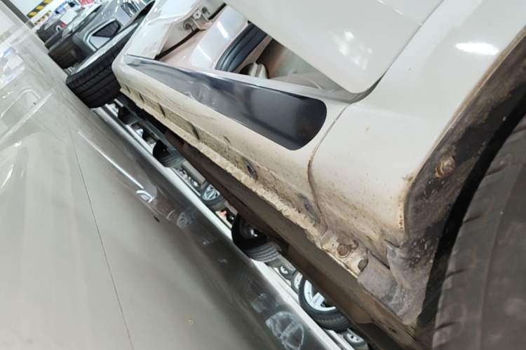 Used CHANGAN Eado 2014 1.6L Manual Luxury Model Right Side Sill