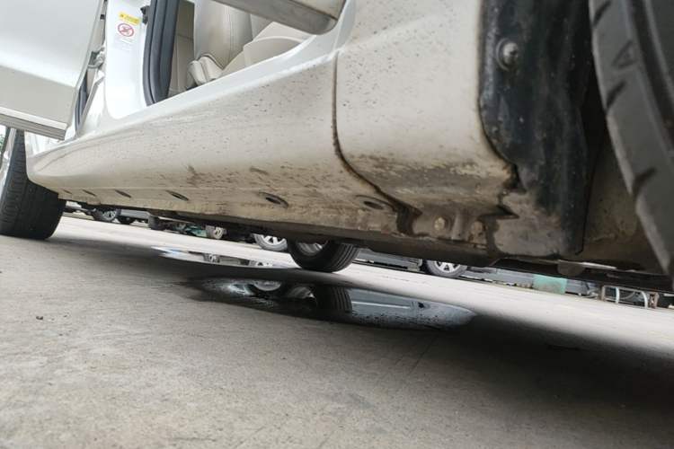 Used CHANGAN Eado 2014 1.6L Automatic Prestige Model Right Side Sill
