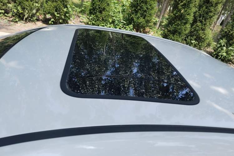 Used CHANGAN Eado 2014 1.6L Manual Luxury Model Roof