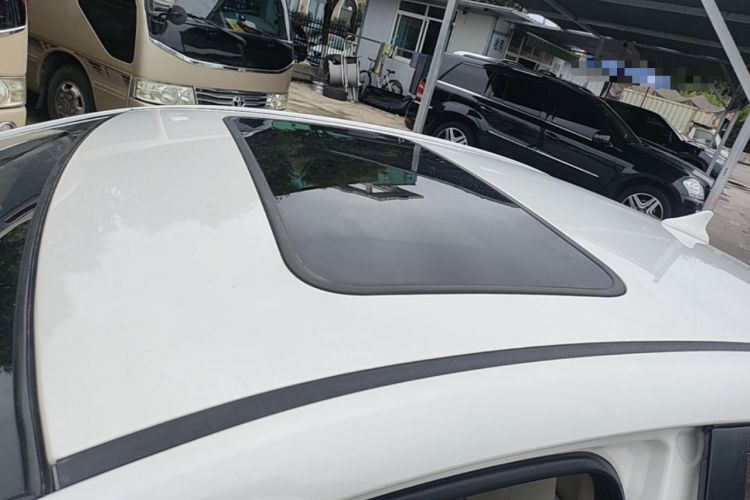 Used CHANGAN Eado 2014 1.6L Automatic Prestige Model Roof