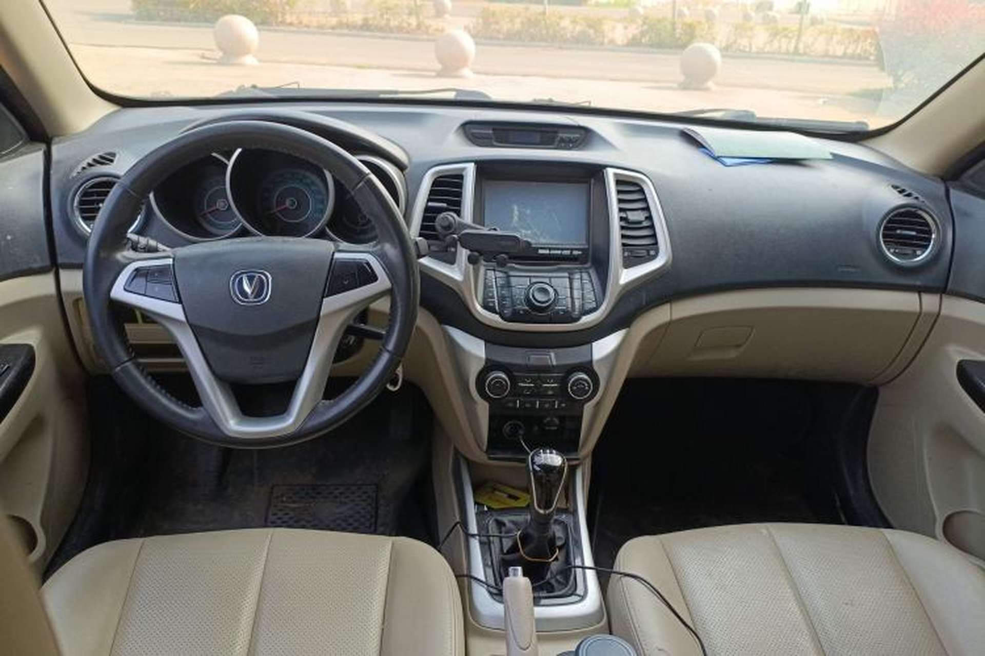 Used CHANGAN Eado 2014 1.6L Manual Luxury Model Center Console