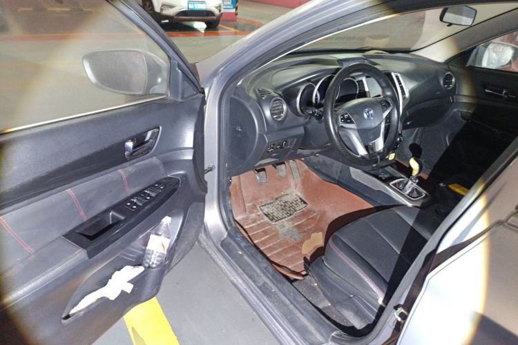 Used CHANGAN Eado 2014 1.6L Manual Luxury Model Driver Seat