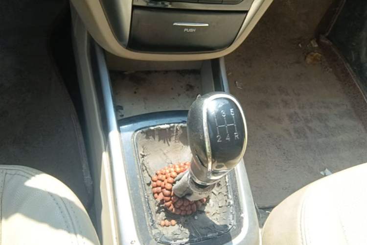 Used CHANGAN Eado 2014 1.6L Manual Luxury Model Gear Lever