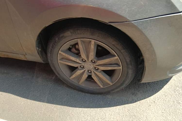 Used CHANGAN Eado 2014 1.6L Manual Luxury Model Right Front Wheel Hub