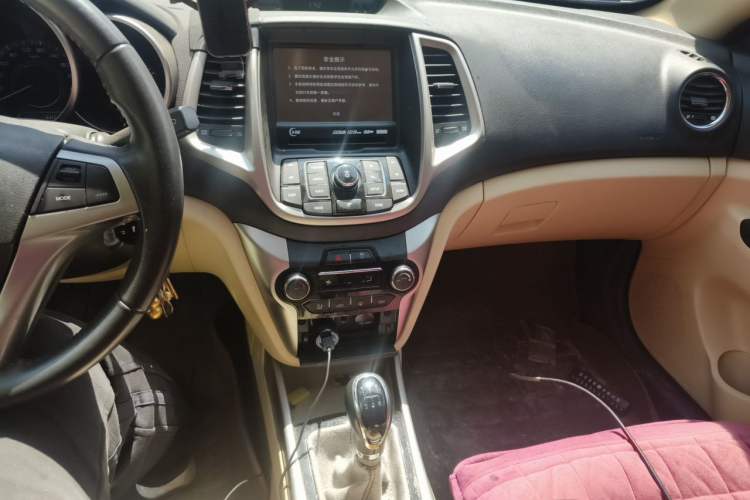 Used CHANGAN Eado 2015 1.6L Manual Luxury Model China IV Standard Audio And AC Panel