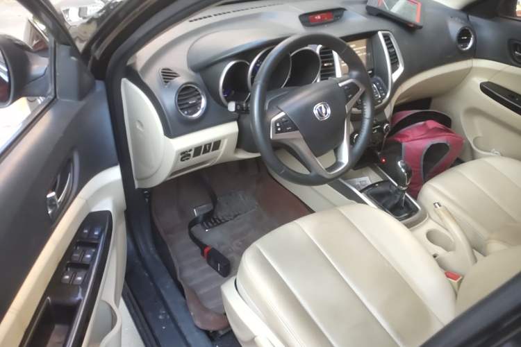 Used CHANGAN Eado 2015 1.6L Manual Luxury Model China V Standard Driver Seat