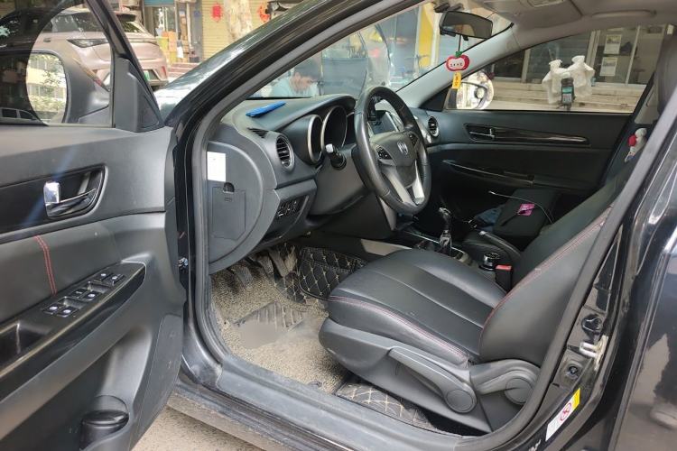 Used CHANGAN Eado 2015 1.6L Manual Luxury Model China IV Standard Driver Seat