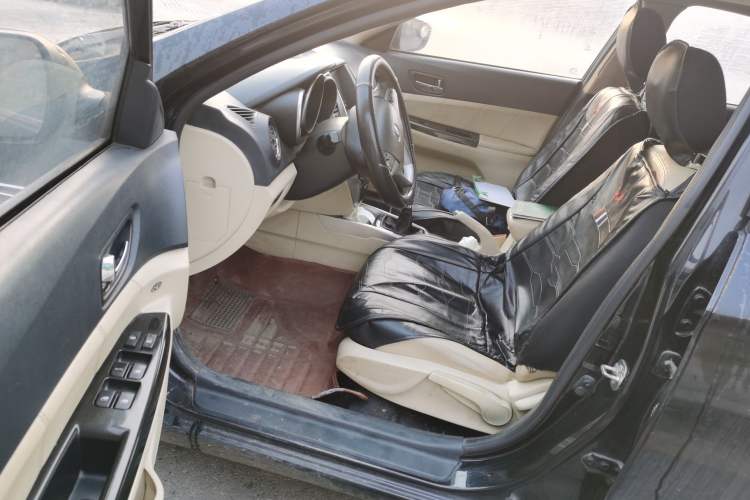 Used CHANGAN Eado 2015 1.6L Manual Luxury Model China IV Standard Driver Seat