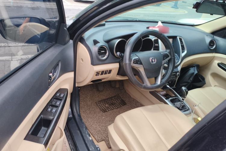 Used CHANGAN Eado 2015 1.6L Manual Luxury Model China IV Standard Driver Seat