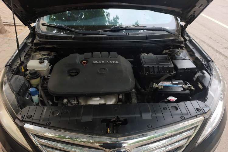 Used CHANGAN Eado 2015 1.6L Manual Luxury Model China IV Standard Engine Bay