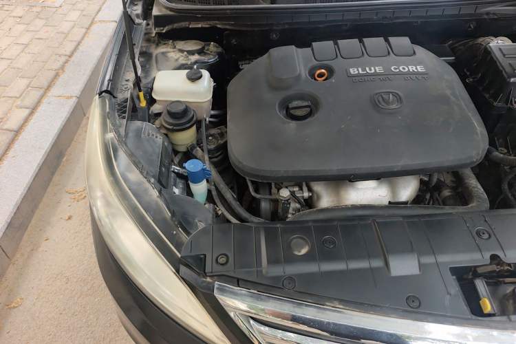 Used CHANGAN Eado 2015 1.6L Manual Luxury Model China IV Standard Engine Bay Right