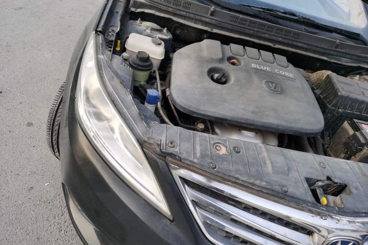 Used CHANGAN Eado 2015 1.6L Manual Luxury Model China IV Standard Engine Bay Right