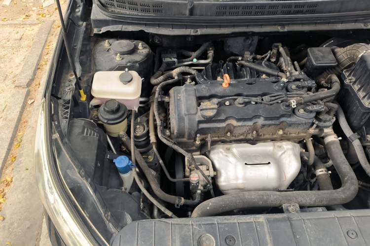 Used CHANGAN Eado 2015 1.6L Manual Luxury Model China IV Standard Engine Bay Right