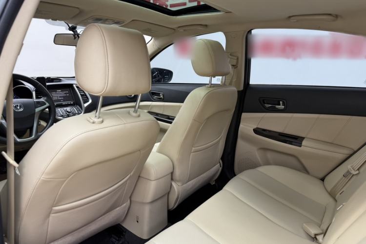 Used CHANGAN Eado 2015 1.6L Manual Luxury Model China IV Standard Exterior 12