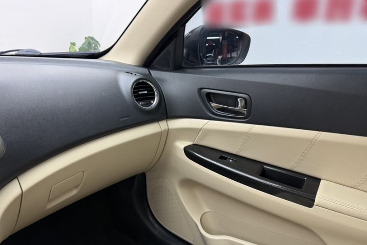 Used CHANGAN Eado 2015 1.6L Manual Luxury Model China IV Standard Exterior 13