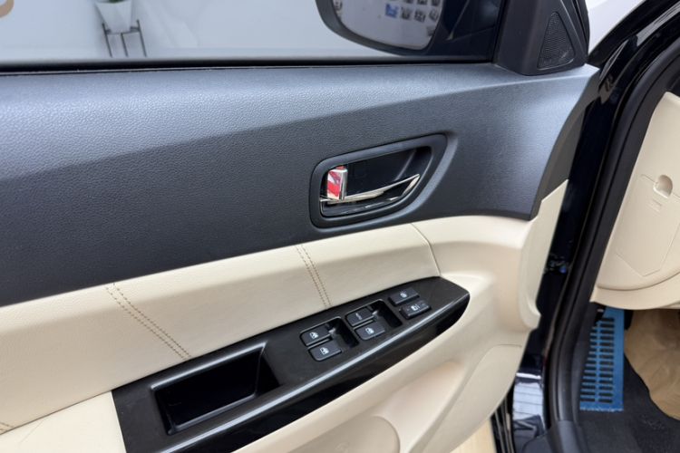 Used CHANGAN Eado 2015 1.6L Manual Luxury Model China IV Standard Exterior 8
